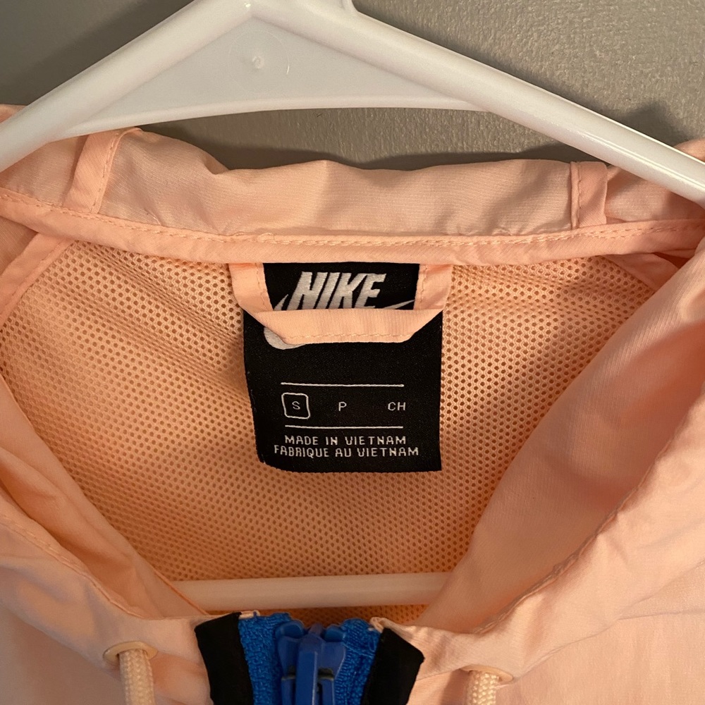 Pink/blue small Nike wind breaker